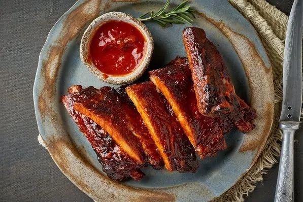 Costicine di maiale con salsa barbecue